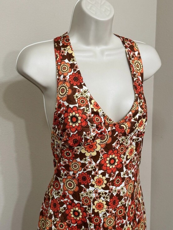 Dresses & Skirts - Retro Floral V-Neck Dress in Brown & Red